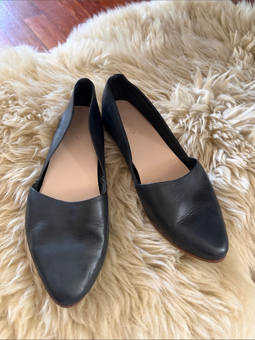 Aldo Black Pointed-Toe Leather Flats